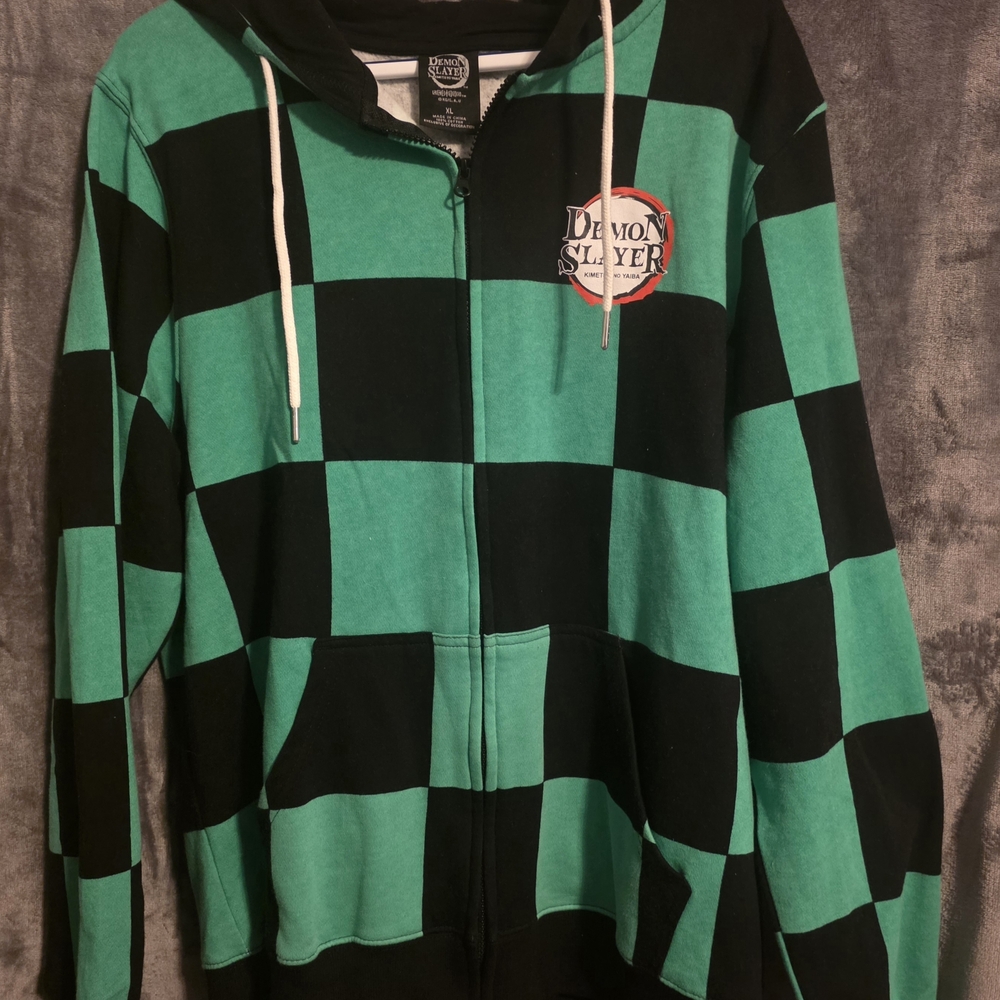 Demon Slayer: Kimetsu No Yaiba Tanjiro Hoodie (Size XL)